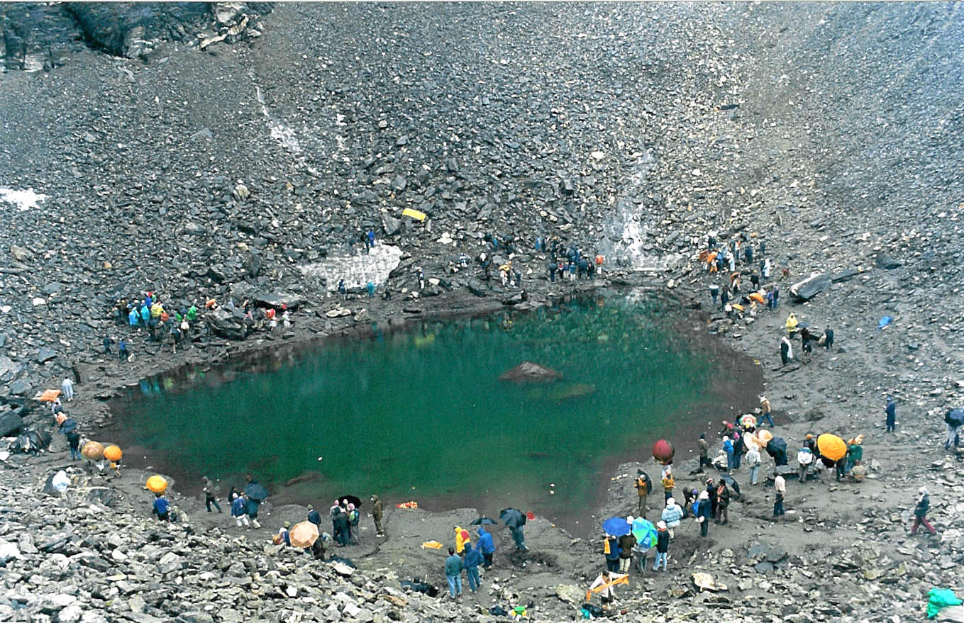 Human skeletons in Roopkund Lake