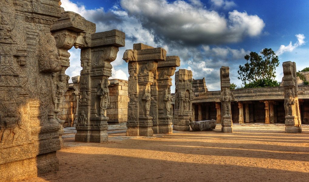 Hanging Pillars of Lepakshi