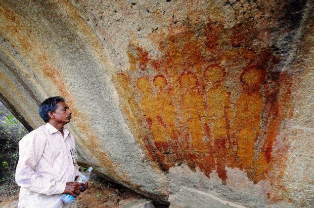 Cave painting depcting Aliens in Chhatisgarh, India