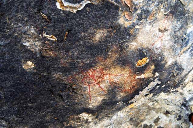 Cave painting depcting Aliens in Chhatisgarh, India