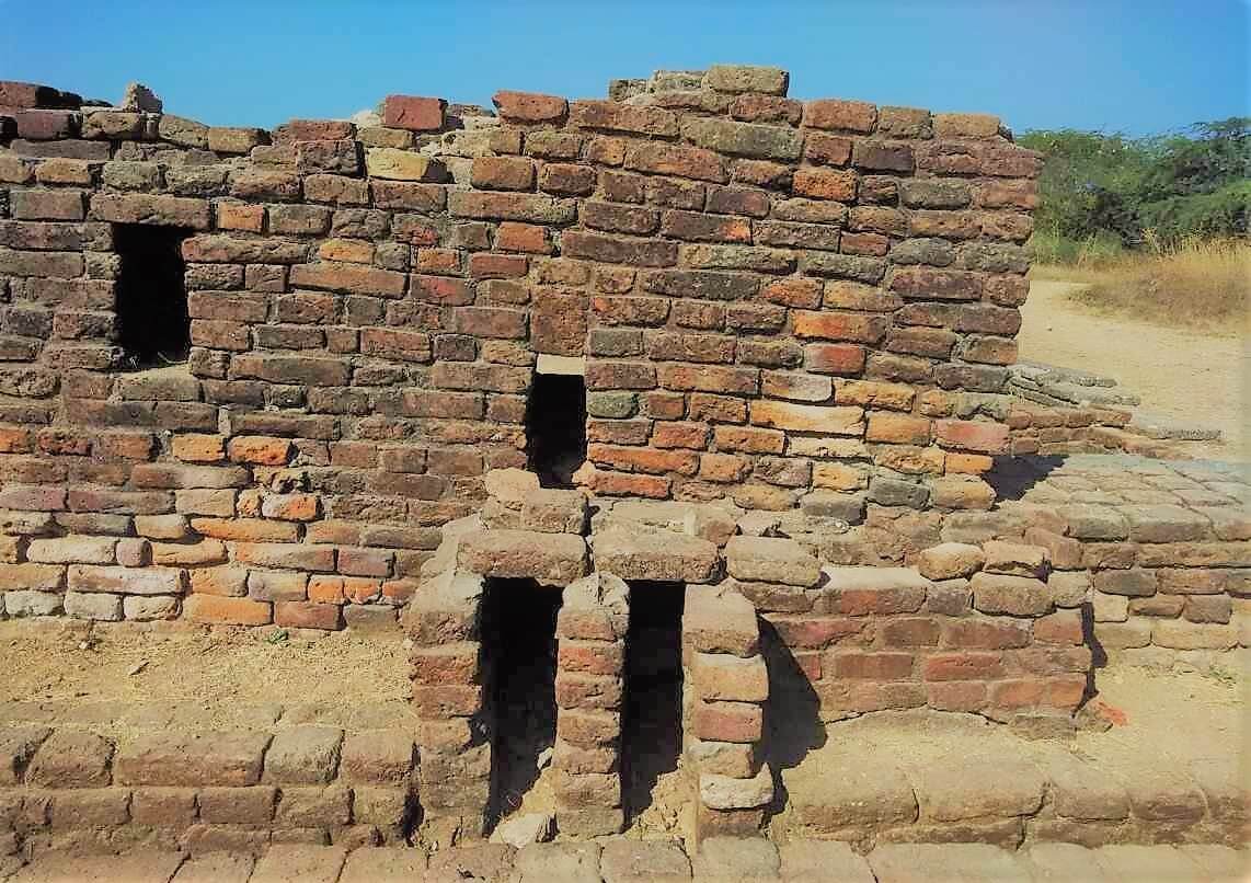 Harappan brick wall at Lothal